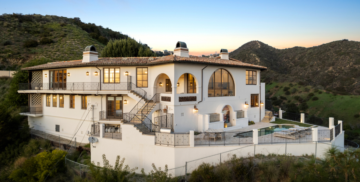 Cover photo of Legacy Healing Center | Luxury Rehab & Alcohol Detox Center